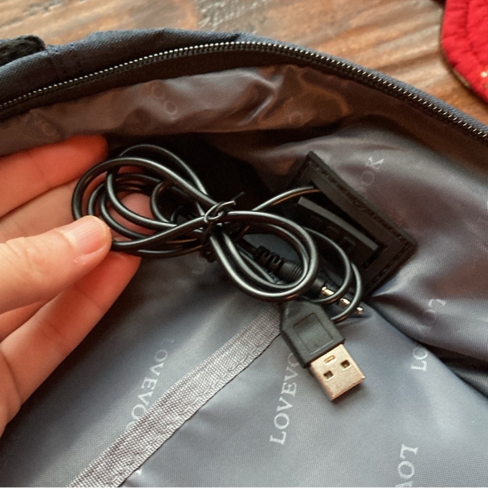 Lovevook brand new blue backpack with
USB. Three main pockets - Picture 6 of 8